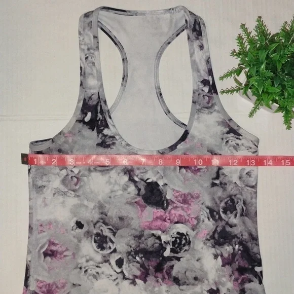 lululemon athletica 2 Piece Set. Womens size4.Moody Mirage,White,DeepNavy color - Picture 4 of 12